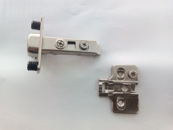 Bisagra clip EMUCA gas recta con TETON y regulac+base S/T